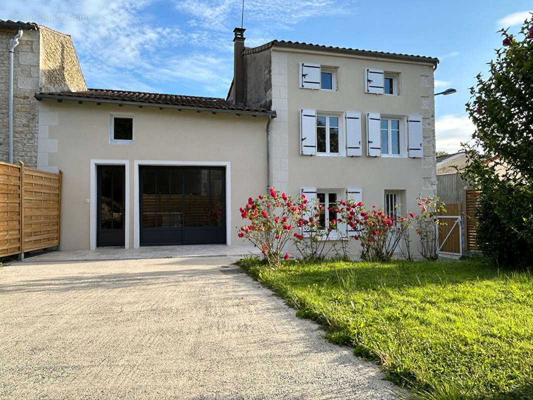 Maison à BESSINES