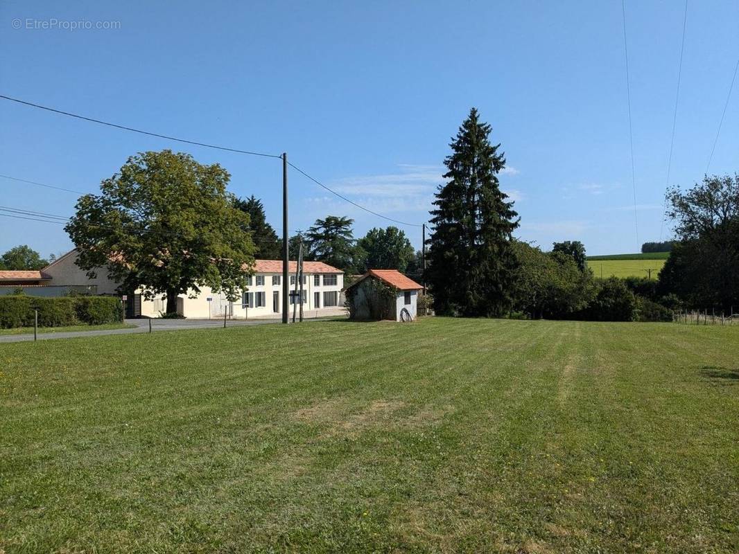 Photo 1 - Maison à BARBEZIEUX-SAINT-HILAIRE