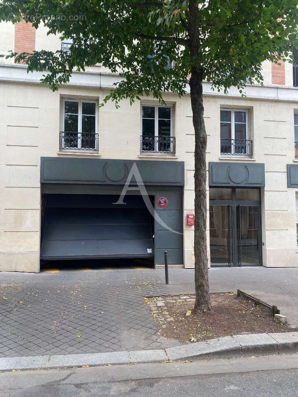 Parking à PARIS-10E