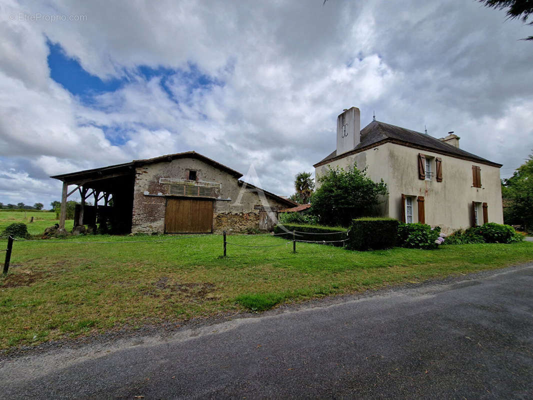 Maison à ROCHESERVIERE