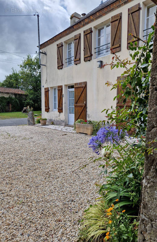 Maison à ROCHESERVIERE