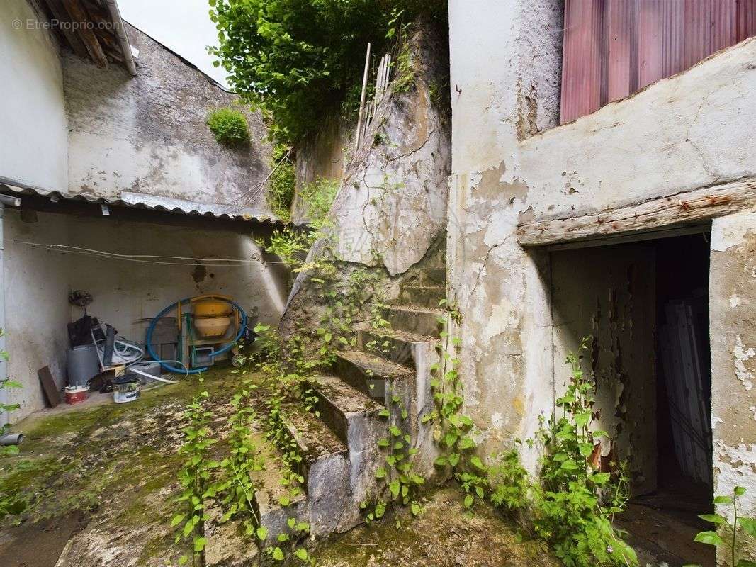 Maison à KEDANGE-SUR-CANNER