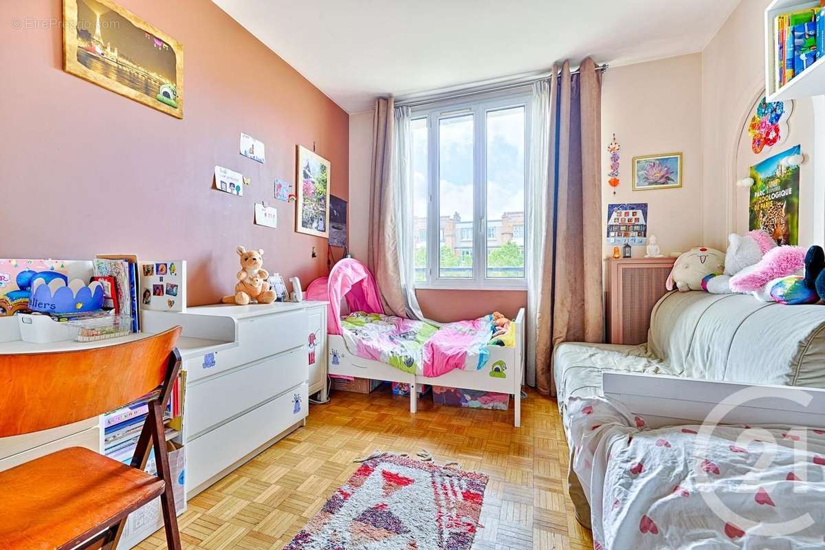 Appartement à PARIS-14E