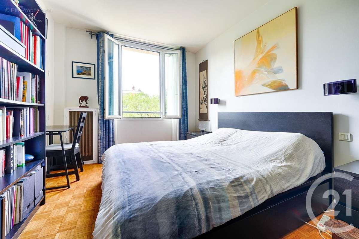 Appartement à PARIS-14E