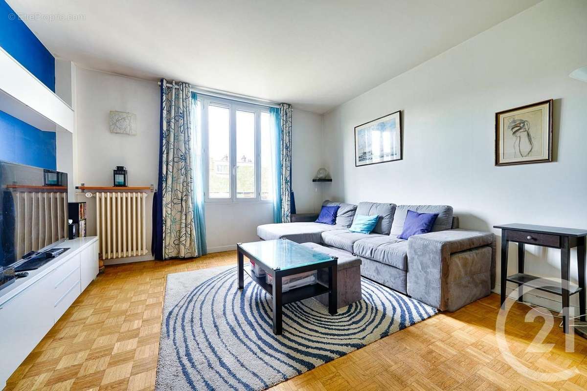 Appartement à PARIS-14E