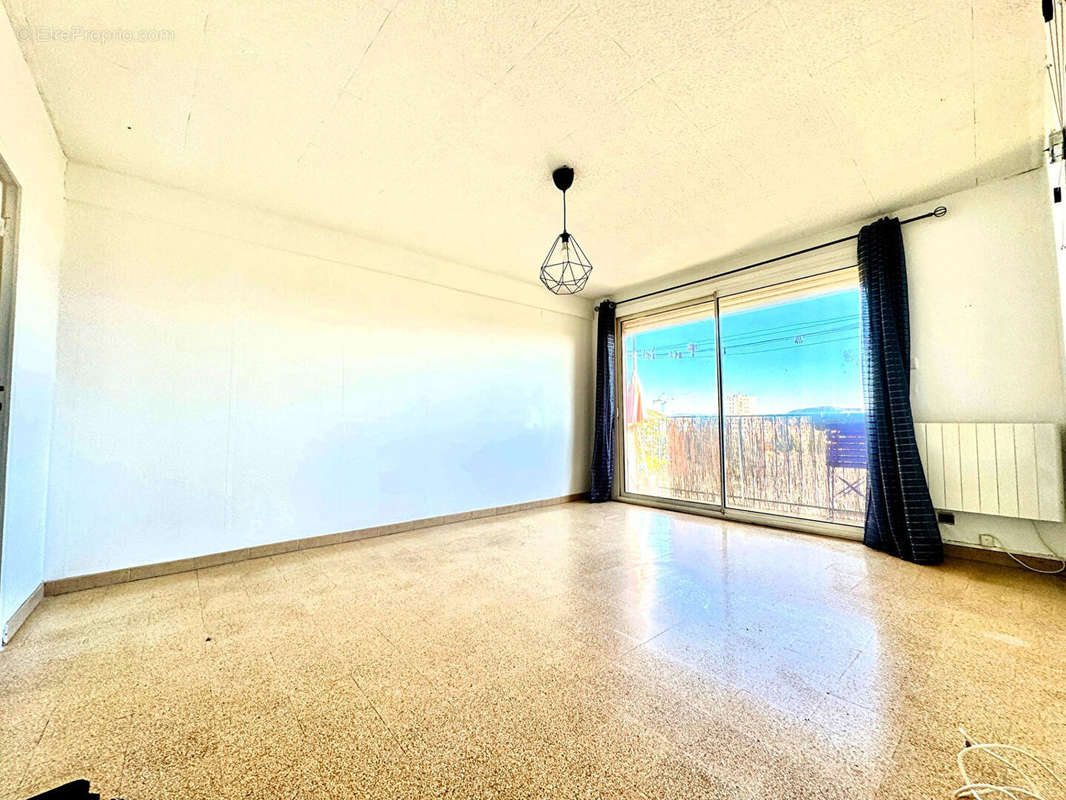 Appartement à MARSEILLE-12E