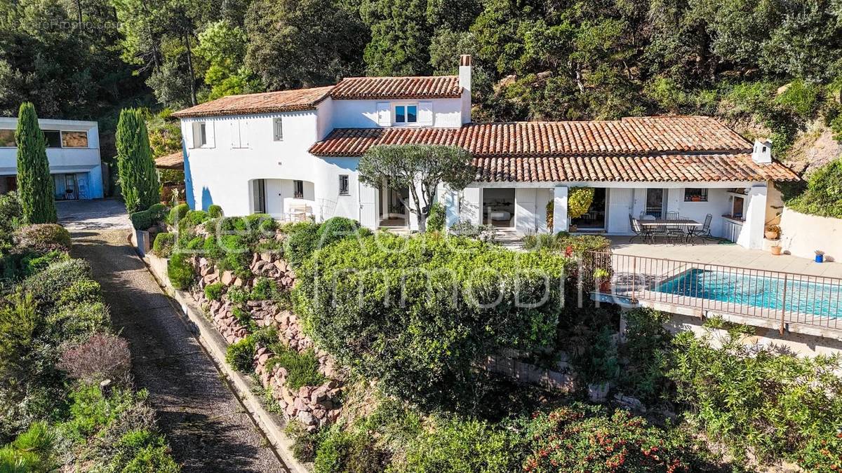 Maison à LES ADRETS-DE-L&#039;ESTEREL