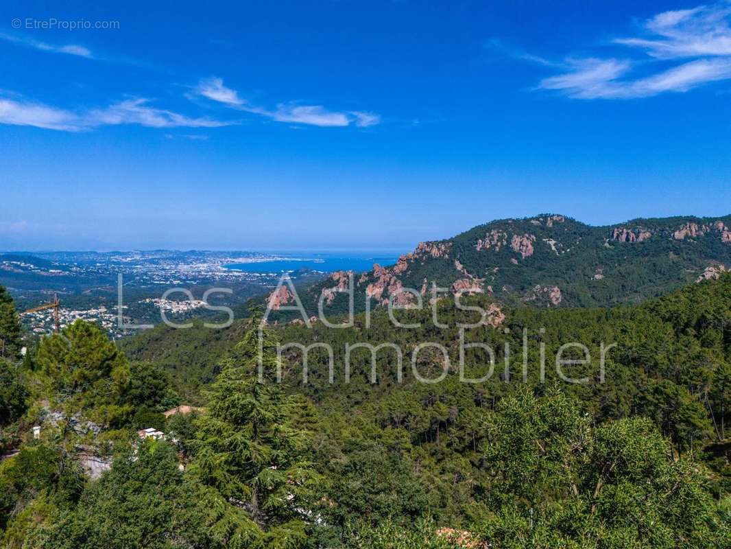 Maison à LES ADRETS-DE-L&#039;ESTEREL