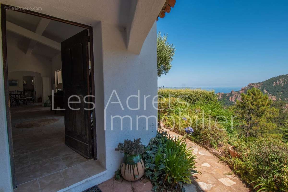 Maison à LES ADRETS-DE-L&#039;ESTEREL