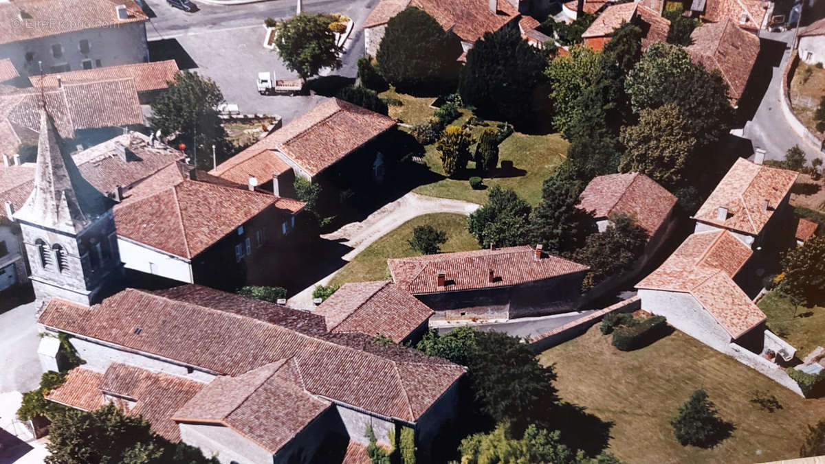 AERIAL VIEW - Maison à CHAMPAGNE-MOUTON