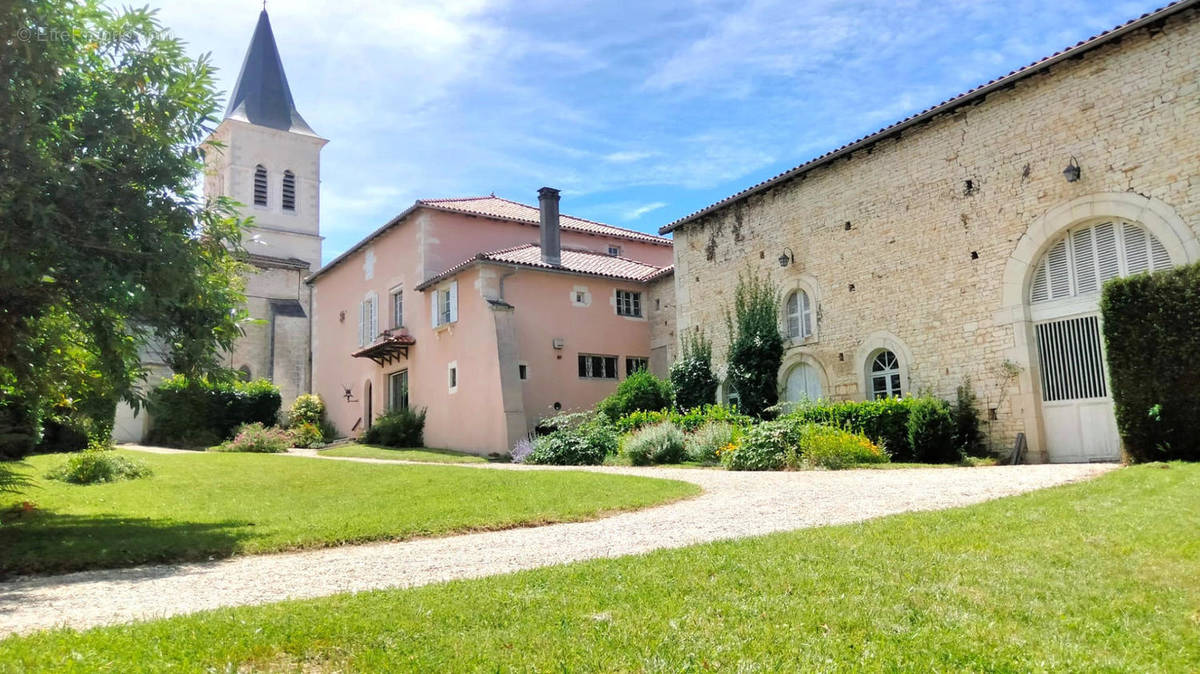 OVERVIEW - Maison à CHAMPAGNE-MOUTON