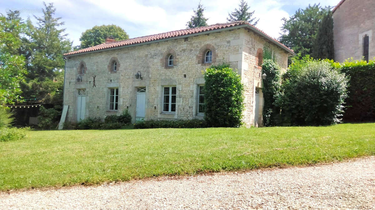 OVERVIEW - Maison à CHAMPAGNE-MOUTON