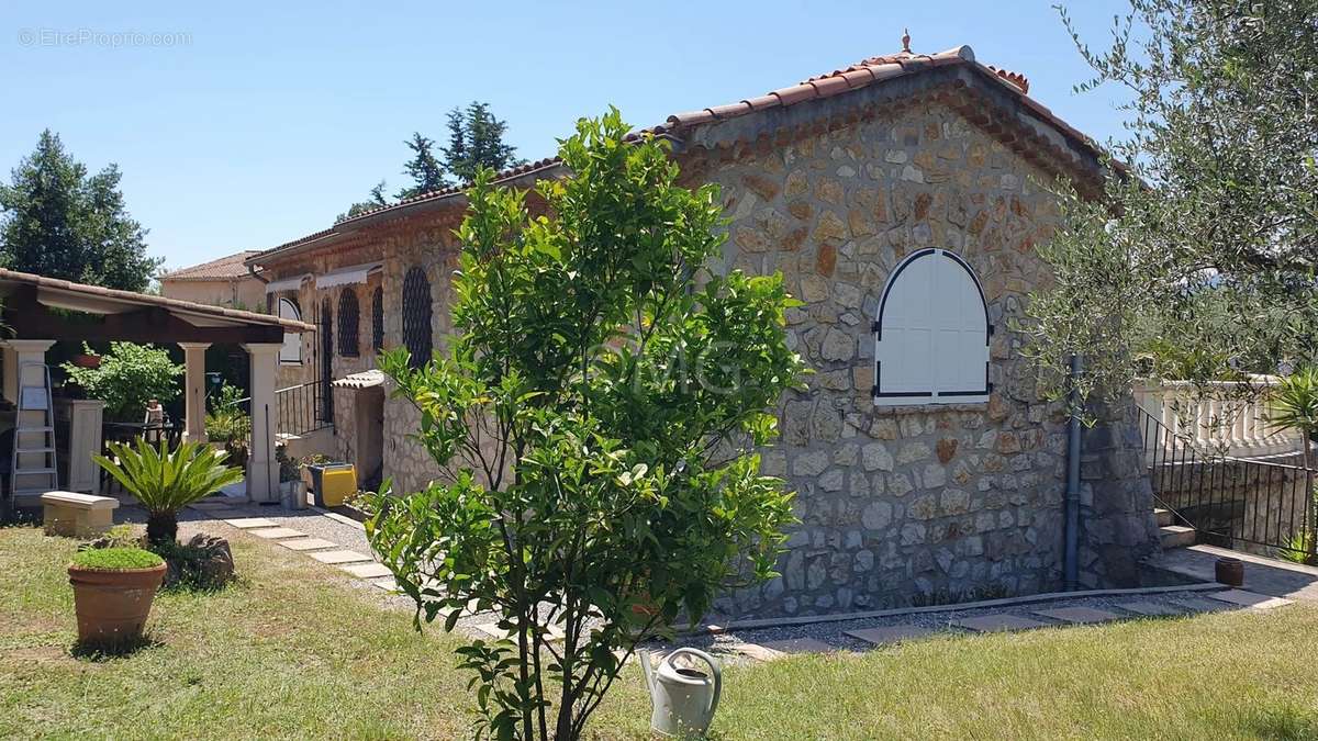 Maison à LE ROURET