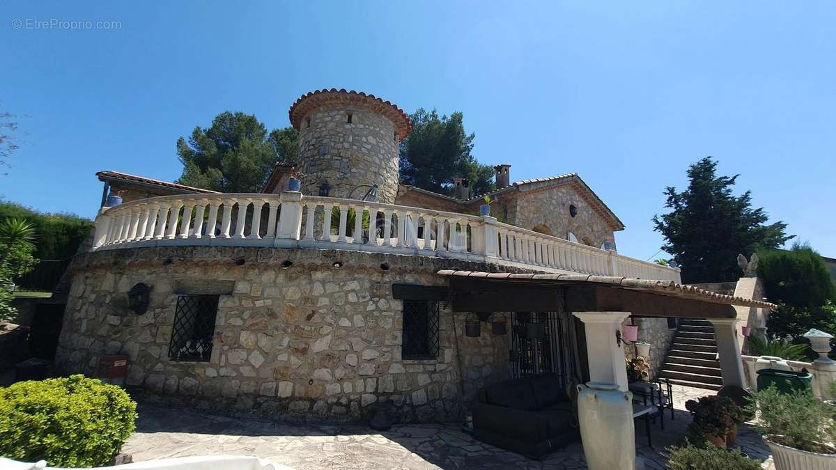 Maison à LE ROURET