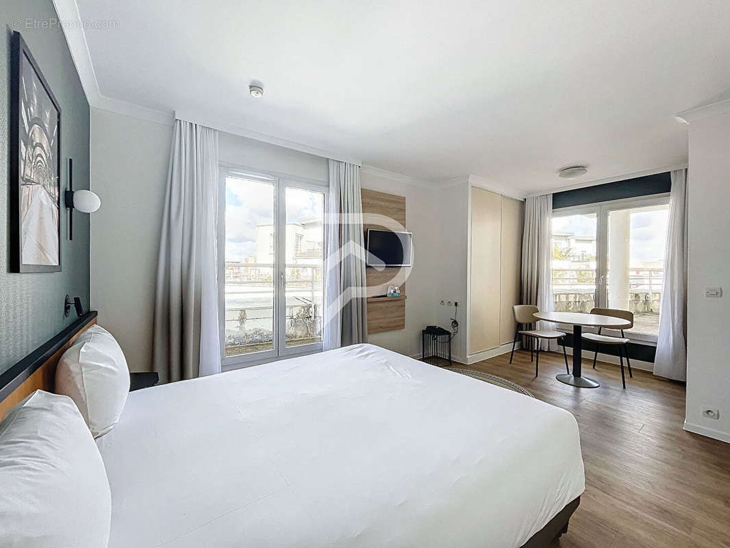 Appartement à COURBEVOIE