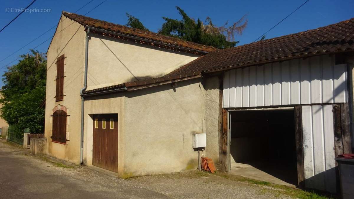 sud coté route - Maison à CAHORS