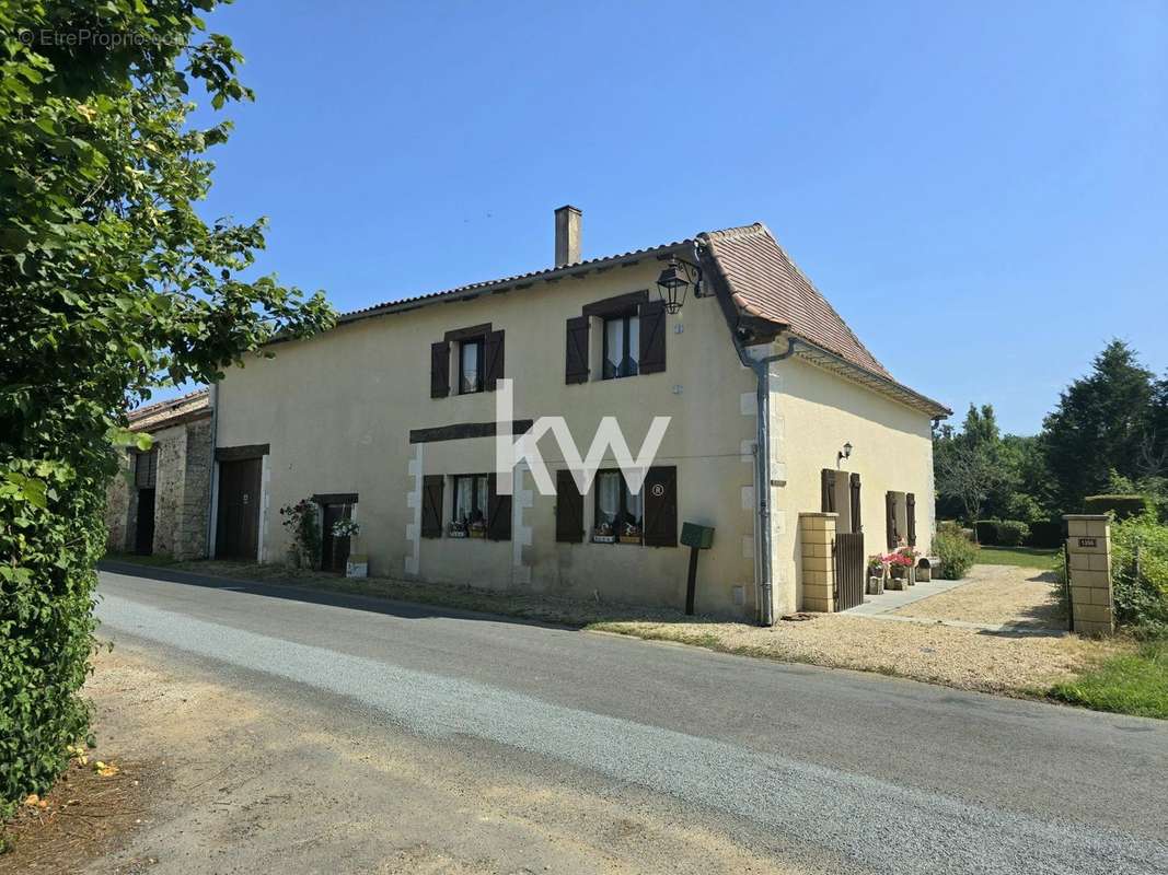 Maison à PONTEYRAUD