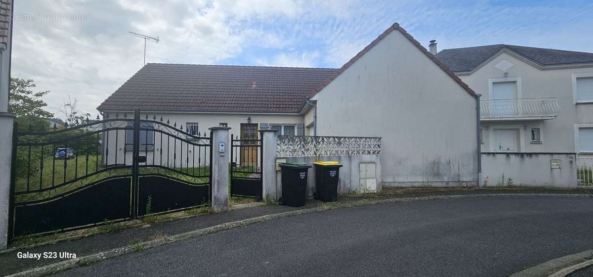 Maison à FLEURY-LES-AUBRAIS