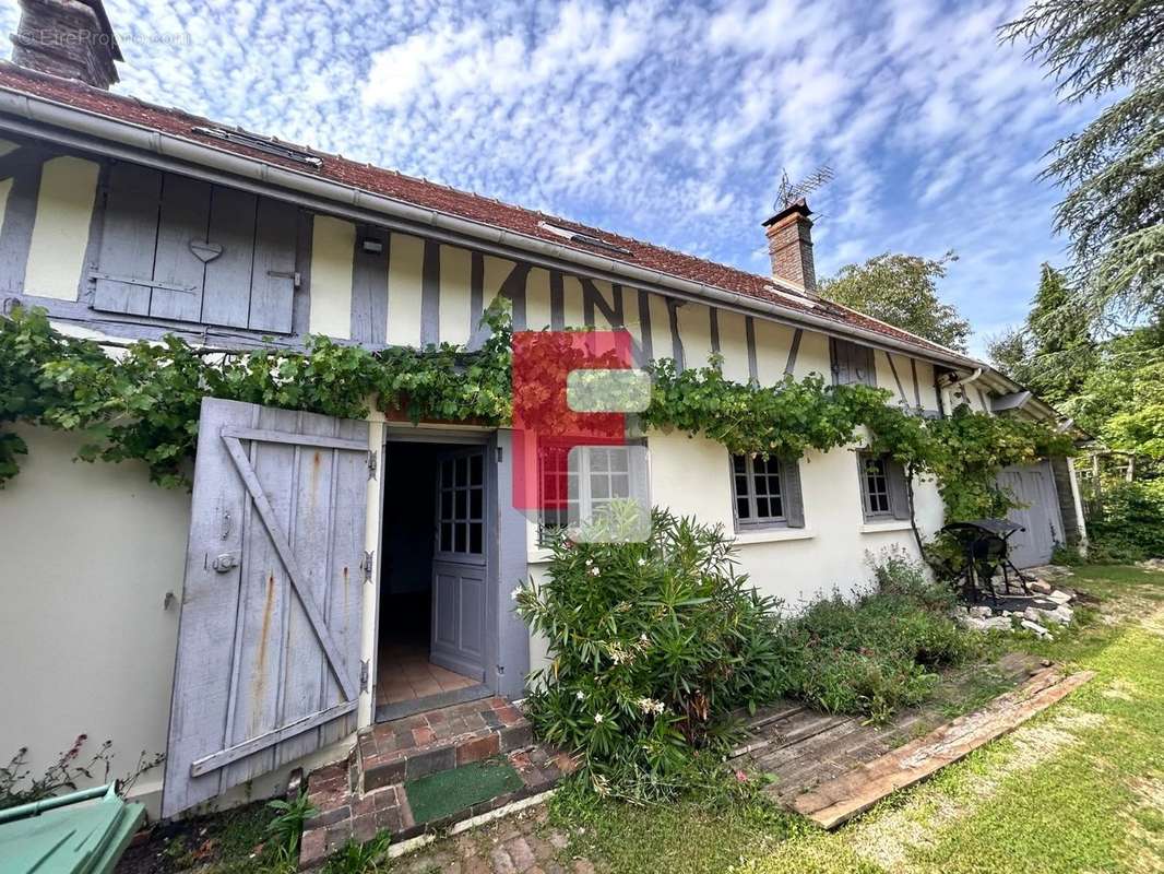 Maison à MONTGUEUX