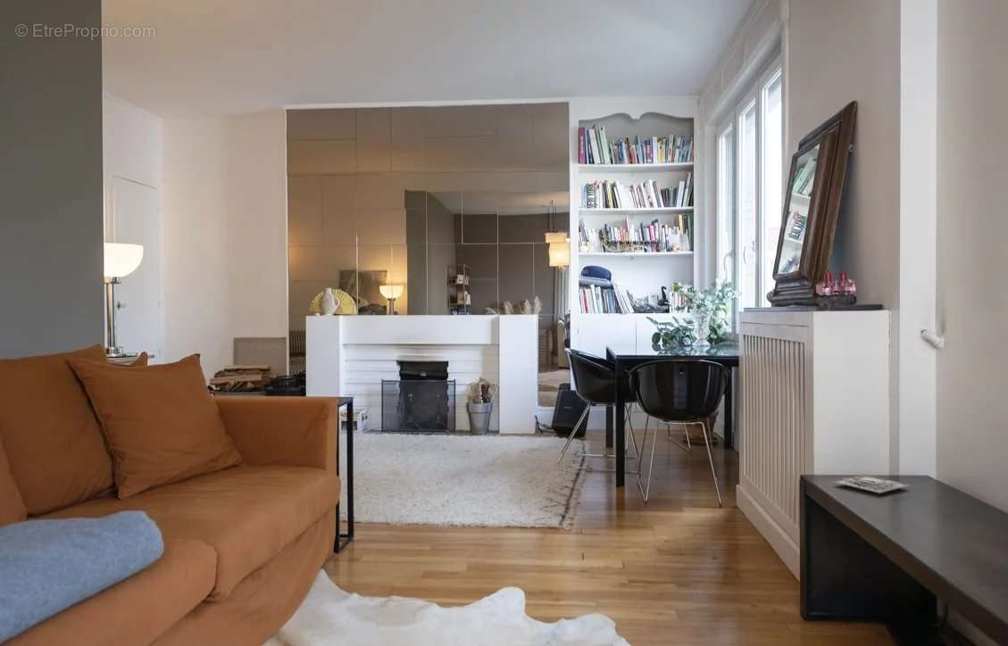 Appartement à NEUILLY-SUR-SEINE