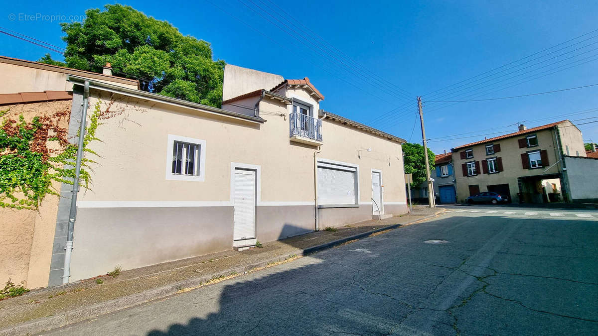 Appartement à PONT-DU-CHATEAU