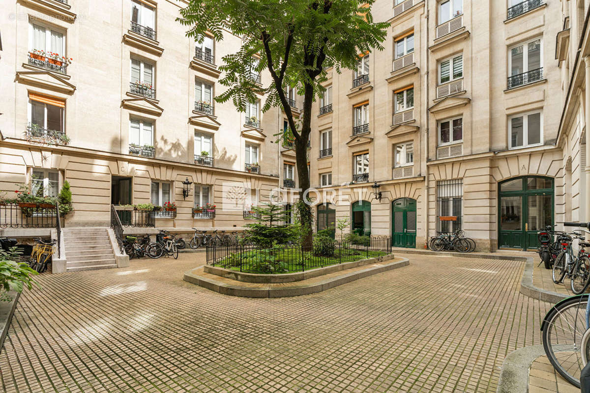 Appartement à PARIS-17E