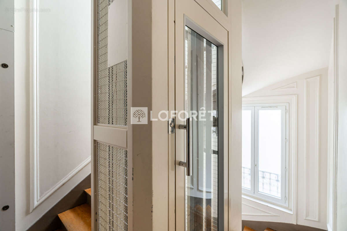 Appartement à PARIS-17E