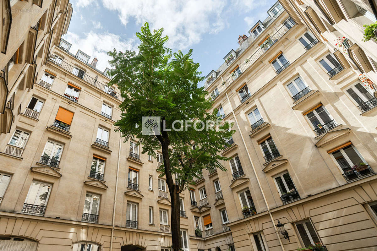 Appartement à PARIS-17E