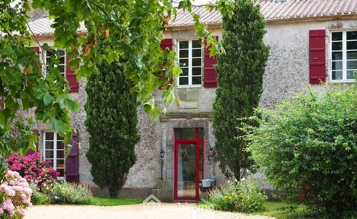 Demeure de charme et de caractères. - Maison à LE BERNARD