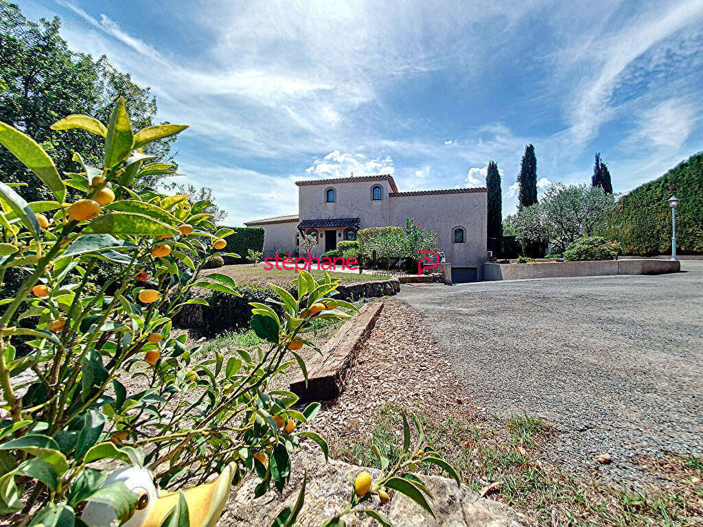 Maison à TOURRETTES