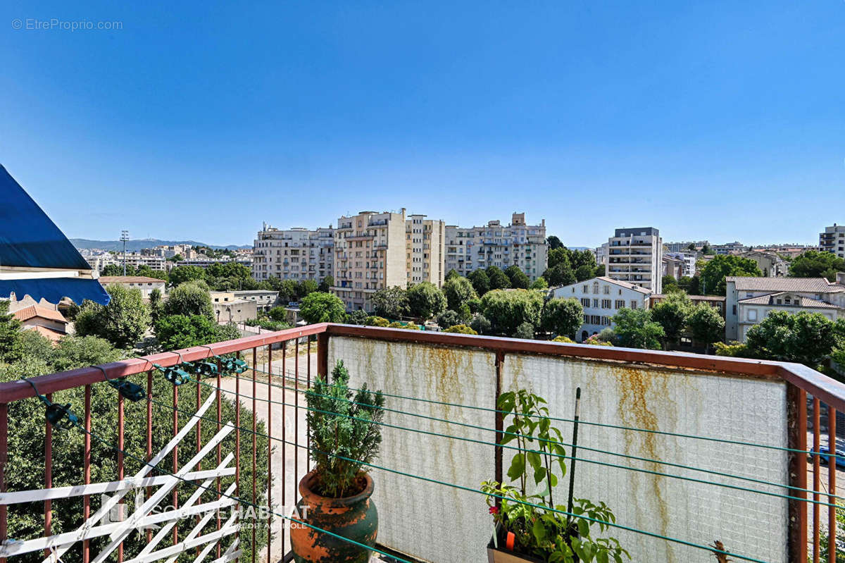 Appartement à MARSEILLE-4E