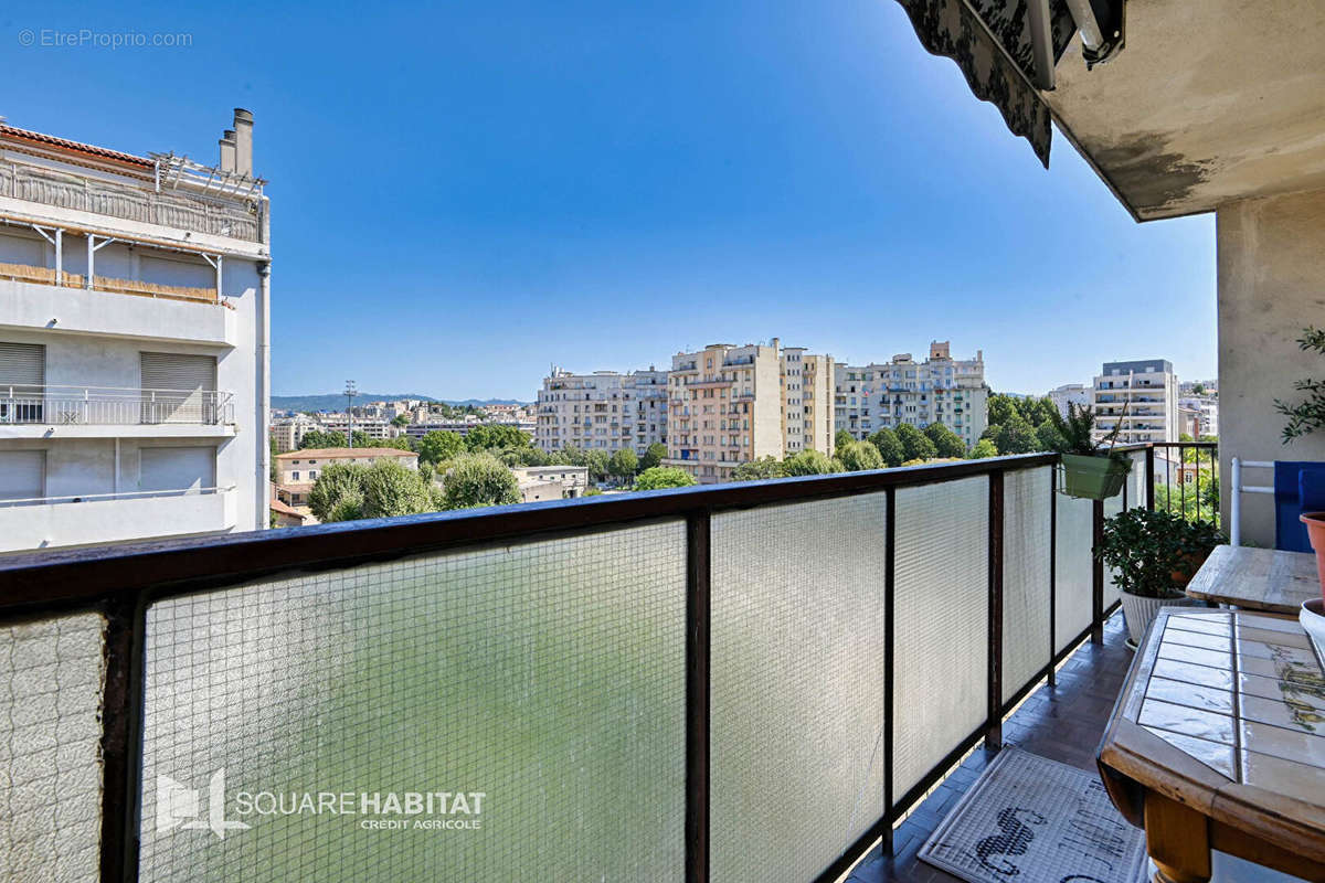 Appartement à MARSEILLE-4E