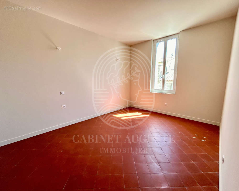 Chambre - Appartement à NIMES