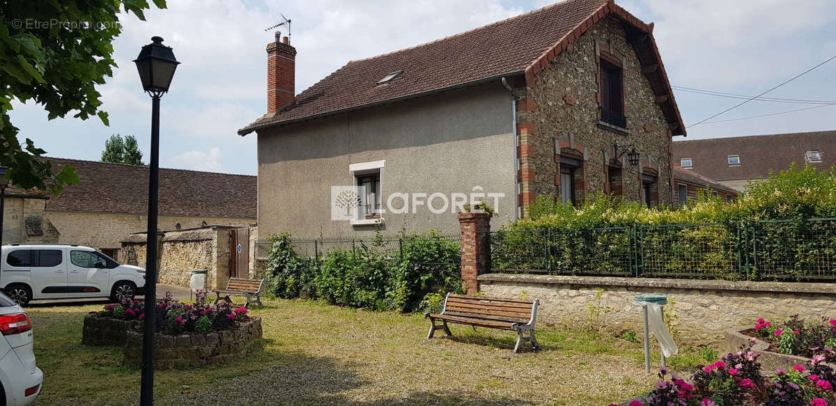 Maison à BRUYERES-SUR-OISE