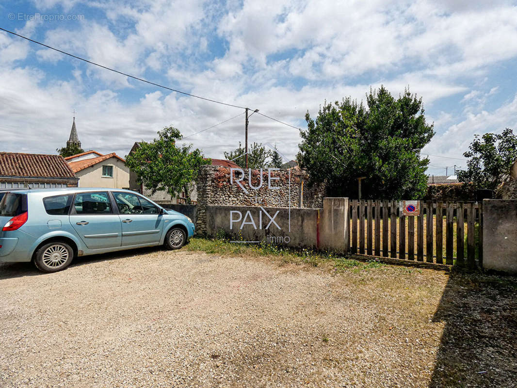 Maison à THENEZAY