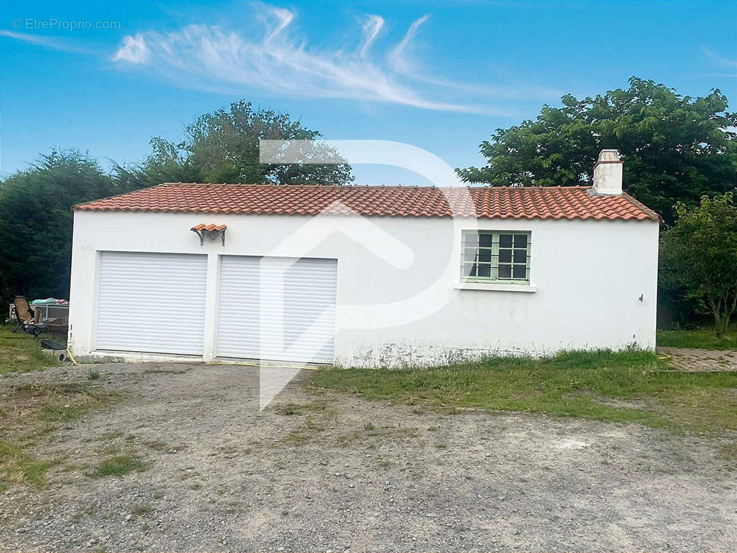 Maison à SAINT-LEGER-LES-VIGNES