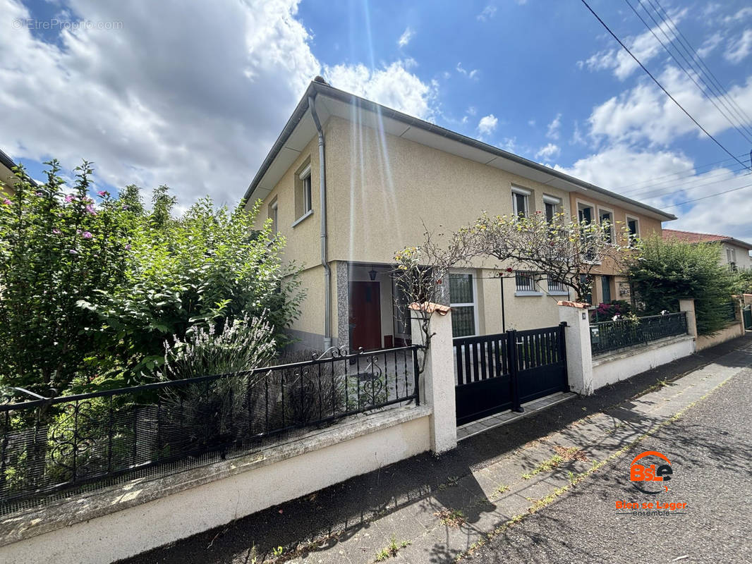 MAISON 3 CHAMBRES COURNON SOUS SOL TERRAIN AGENCE BSLE  - Maison à COURNON-D&#039;AUVERGNE