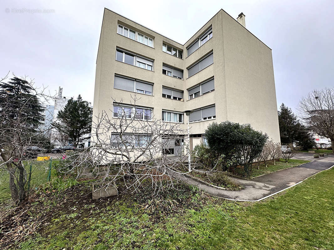 Appartement à BRON