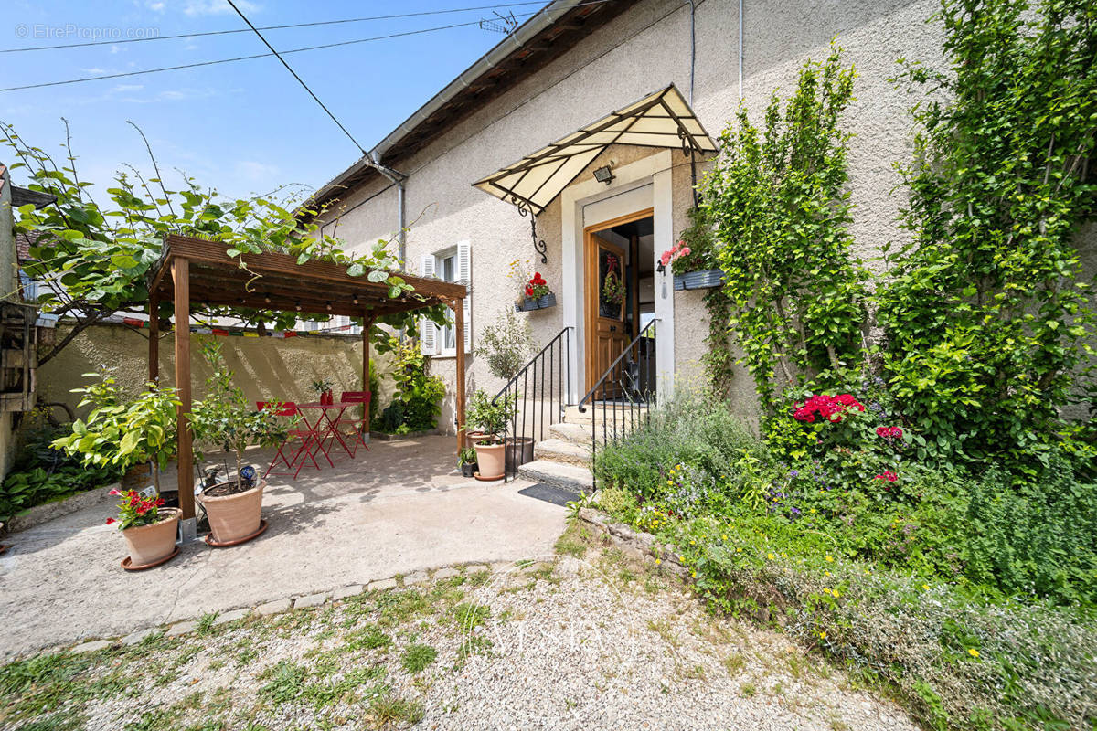 Maison à NEUILLY-LES-DIJON