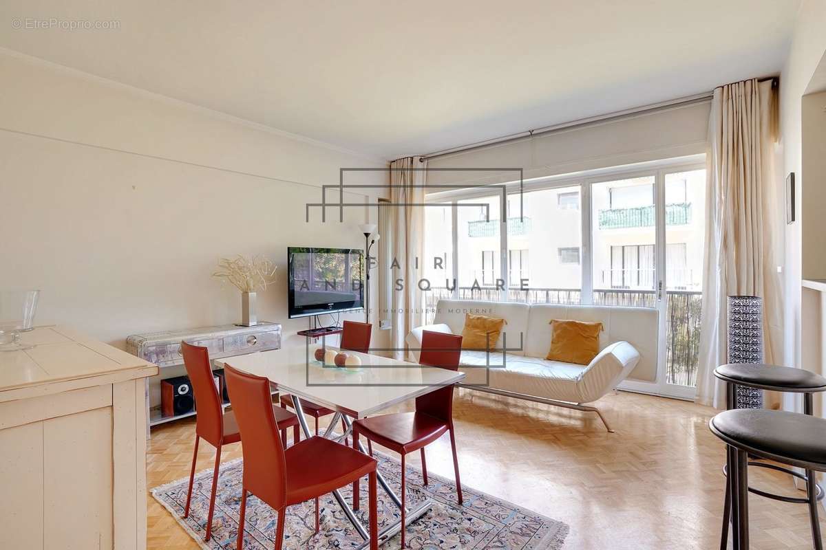 Appartement à NEUILLY-SUR-SEINE