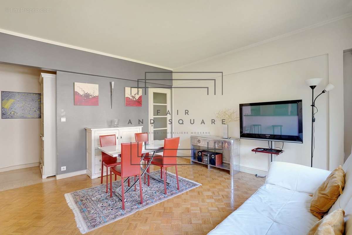 Appartement à NEUILLY-SUR-SEINE