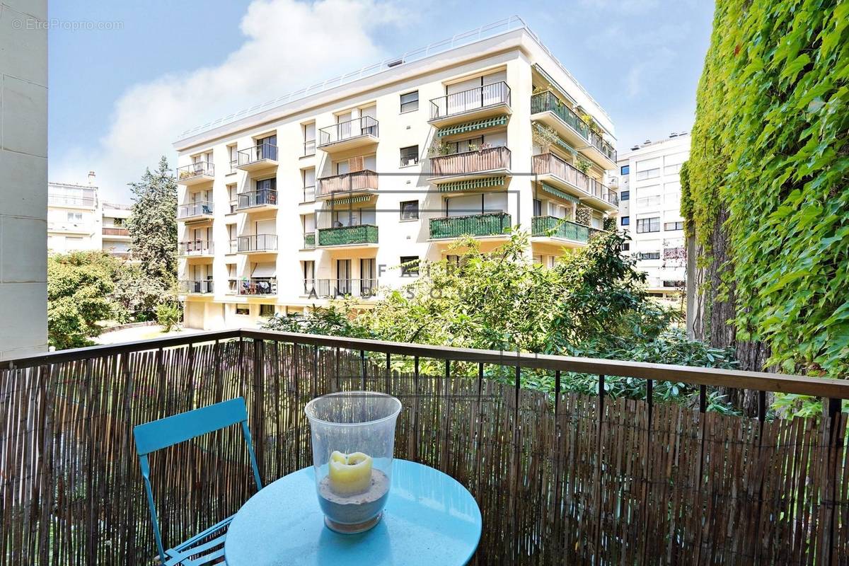 Appartement à NEUILLY-SUR-SEINE