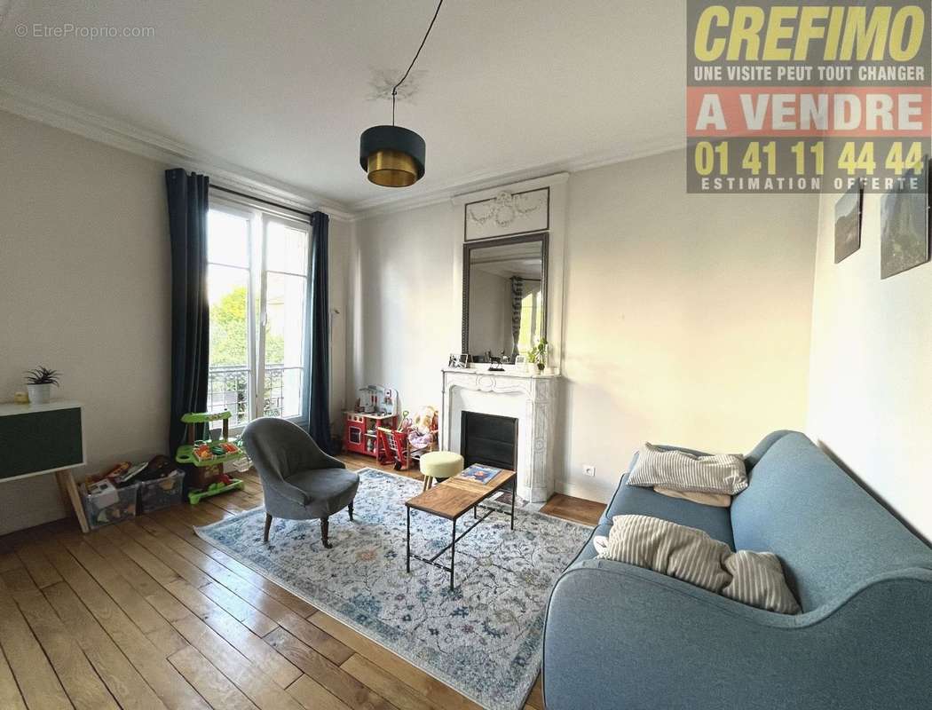 Appartement à COURBEVOIE