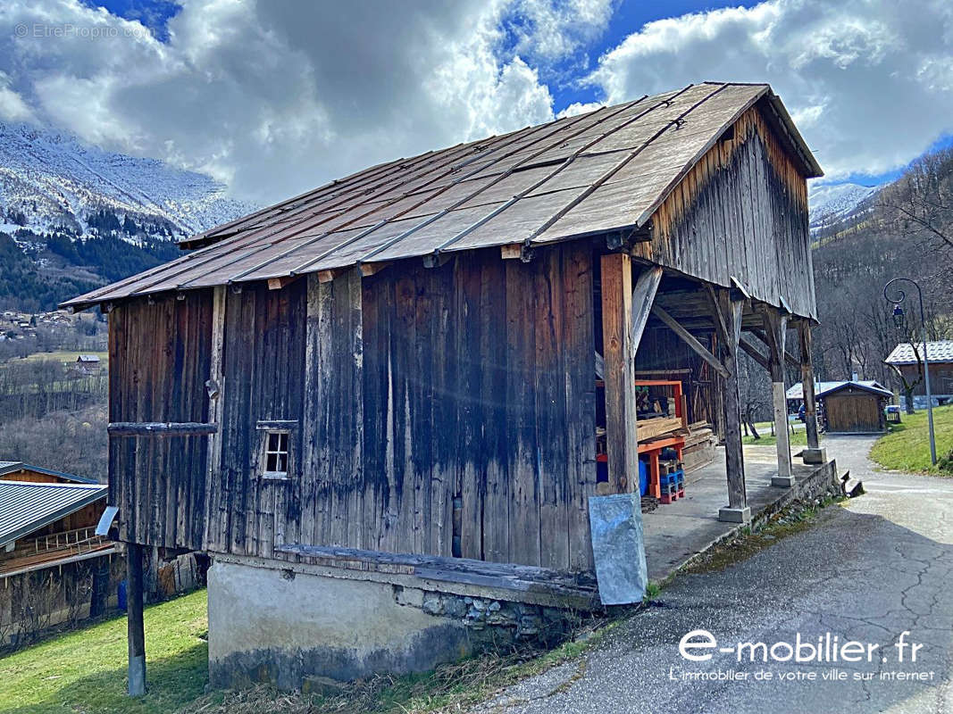 Maison à LES AVANCHERS-VALMOREL