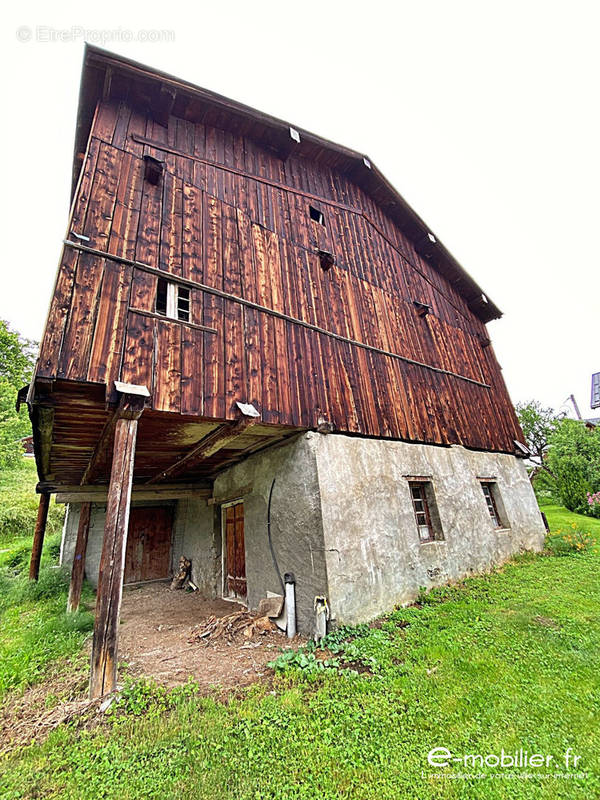 Maison à LES AVANCHERS-VALMOREL