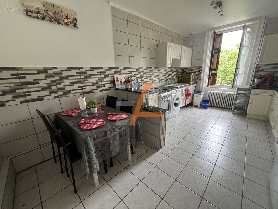 Appartement à SAINT-ETIENNE