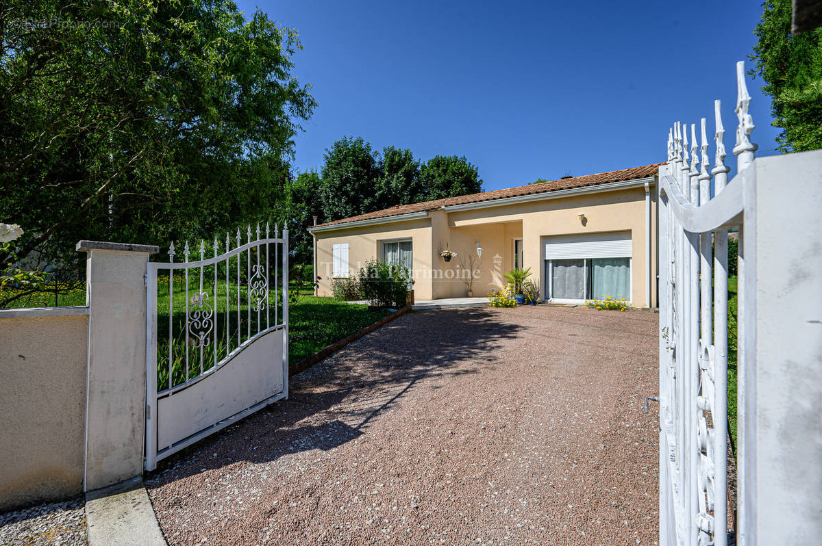 Maison à LA ROCHEFOUCAULD