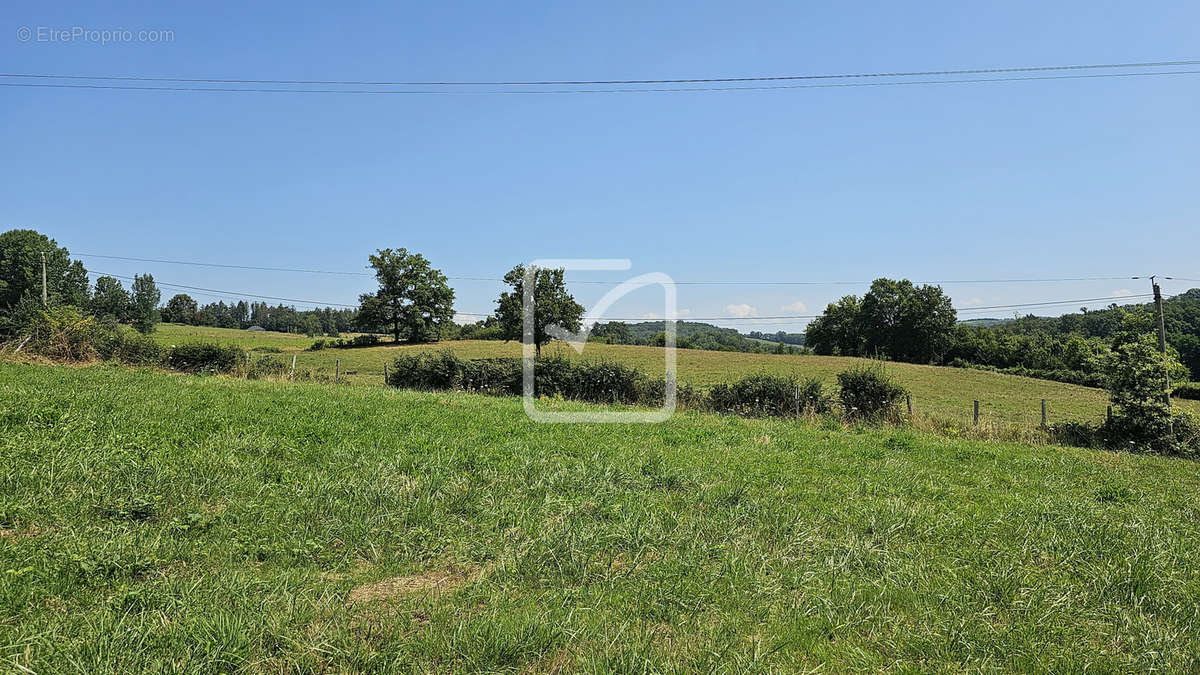 Terrain à MANSAC