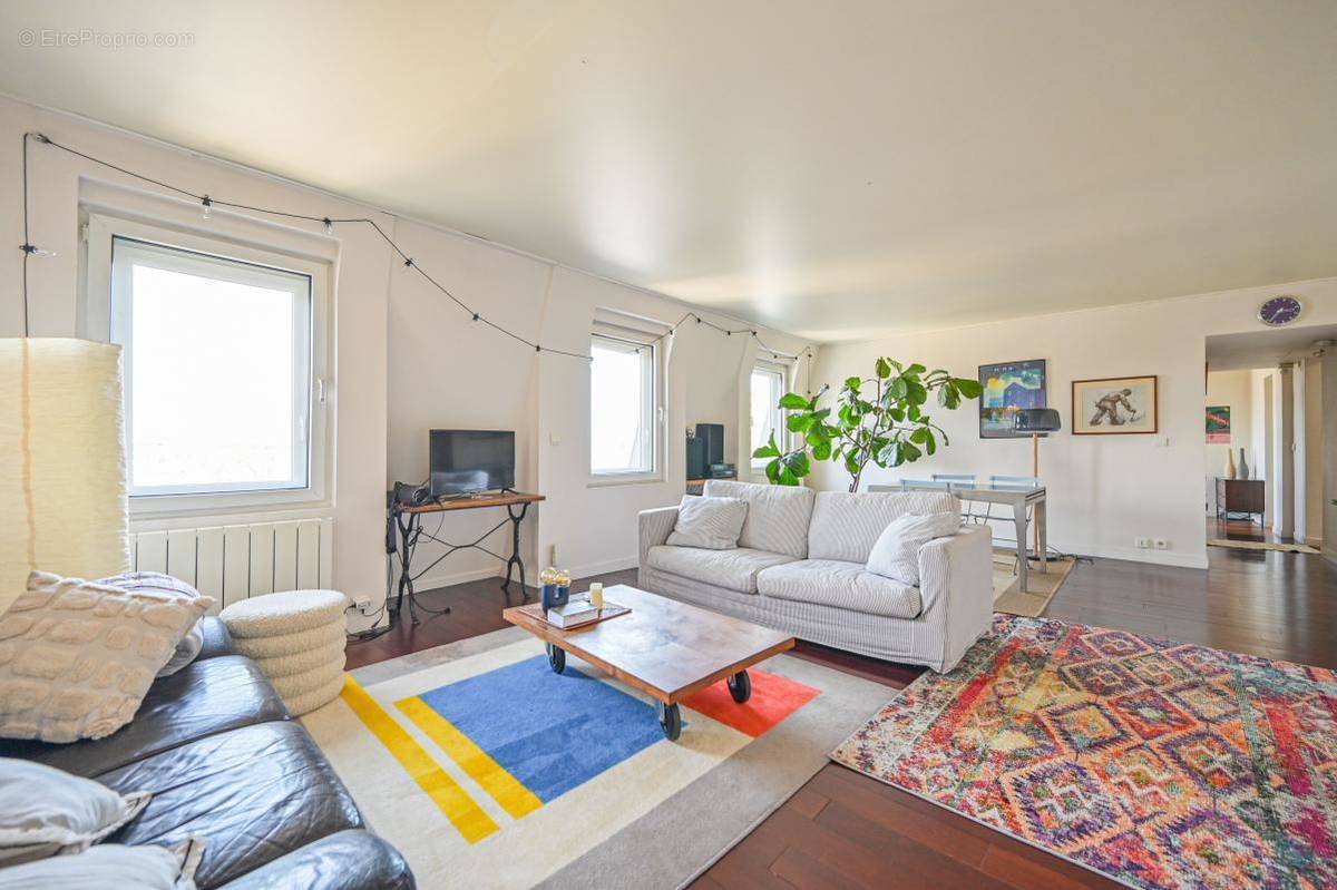 Appartement à PARIS-10E