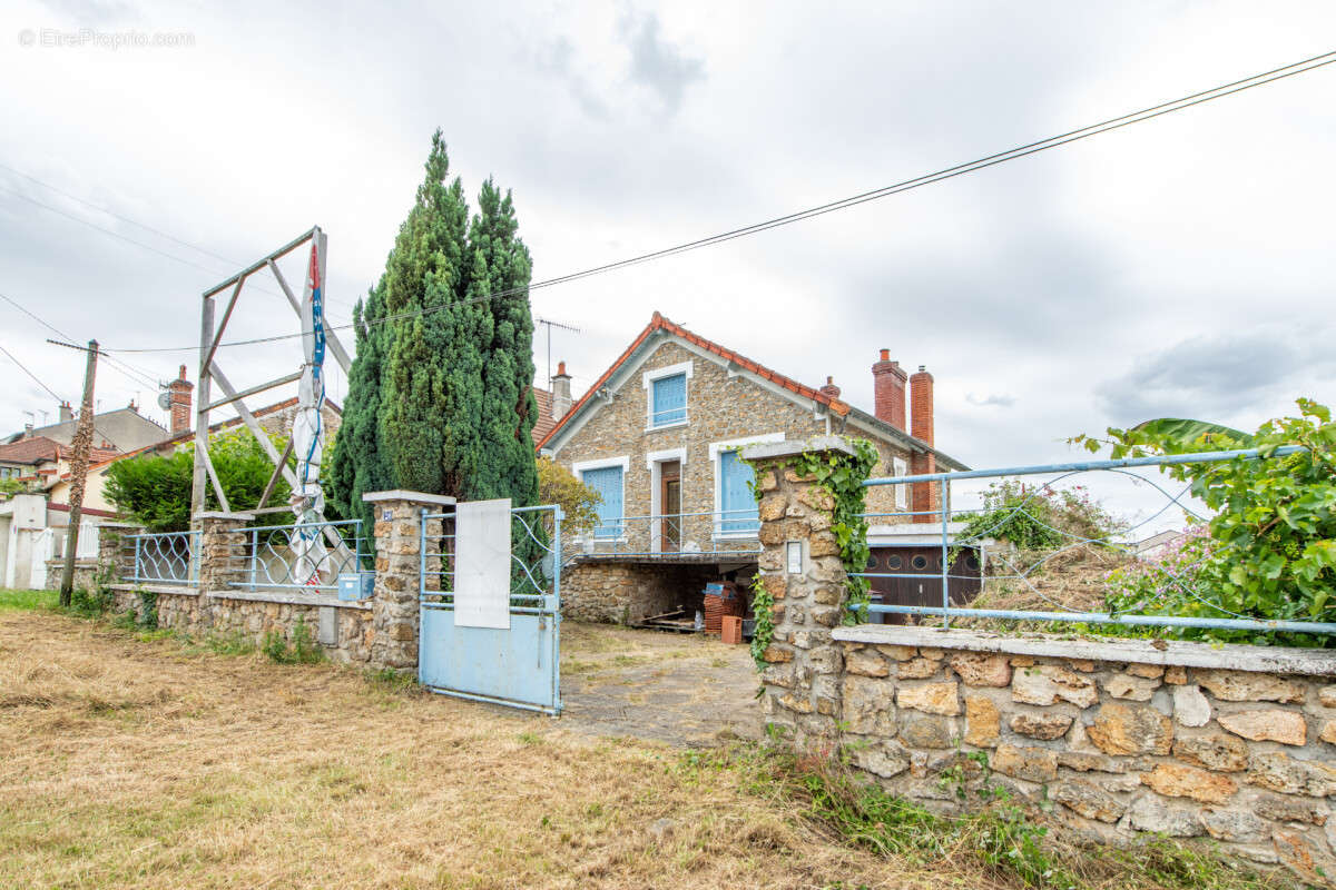 Maison à CORBEIL-ESSONNES